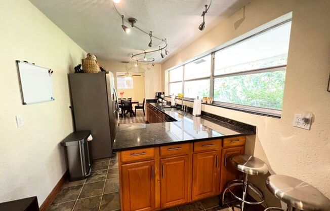 3 beds, 2 baths, $3,300