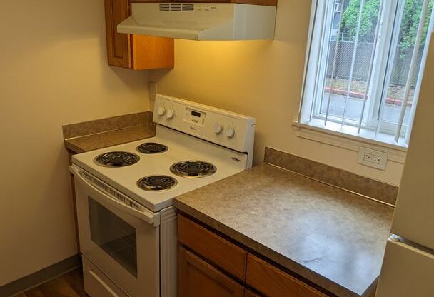 1 bed, 1 bath, 650 sqft, $1,325, Unit 05