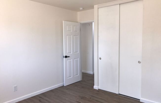 2 beds, 1 bath, $1,200, Unit 1201 Vandenburg