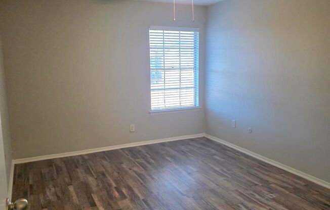 1 bed, 657 sqft, $1,075