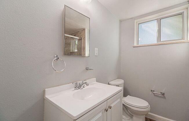 2 beds, 1 bath, $1,849, Unit B