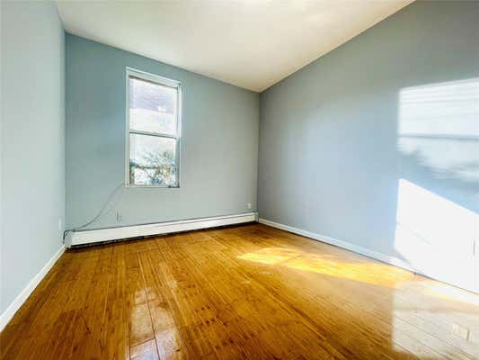 124 12 METROPOLITAN AVE
