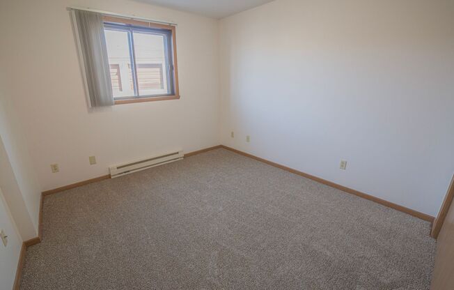 2 beds, 1 bath, 850 sqft, $750, Unit 4404-106