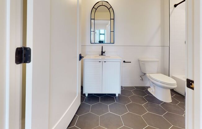 1 bed, 1 bath, 615 sqft, $1,450, Unit 311