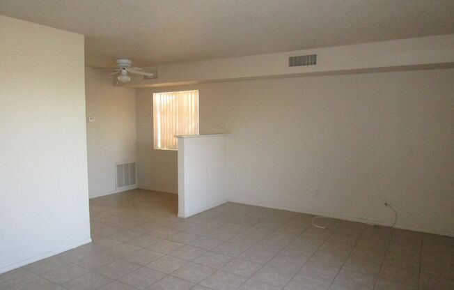 Studio, 1 bath, 655 sqft, $800, Unit 114