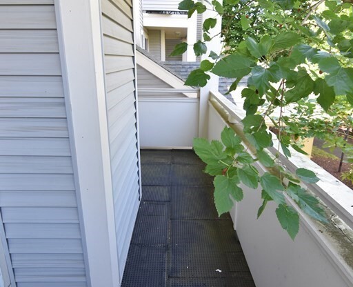 1 bed, 1.5 baths, 742 sqft, $2,500, Unit E108