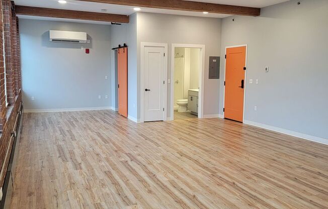 Studio, 1 bath, 765 sqft, $1,985, Unit 303