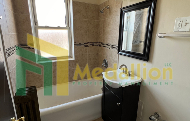 2 beds, 1 bath, $1,300, Unit 8058-1