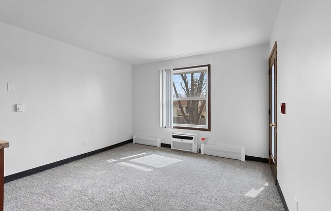 Studio, 1 bath, $699.99, Unit 1650-05