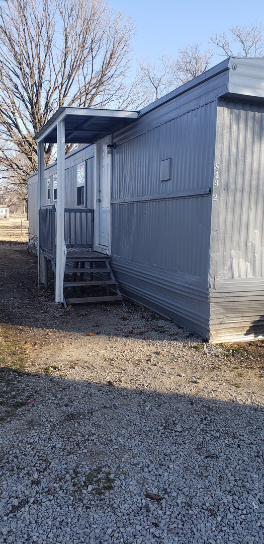 800Wood (Caney Cabins)