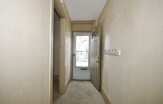 2 beds, 1 bath, $1,200, Unit Unit 1