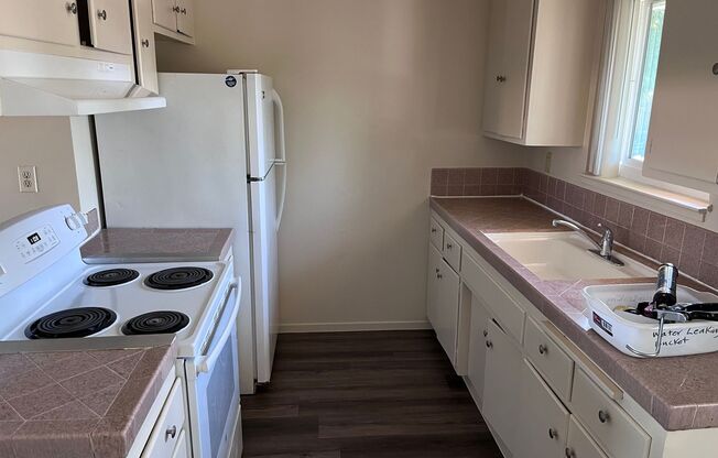 1 bed, 1 bath, 625 sqft, $1,350, Unit 24