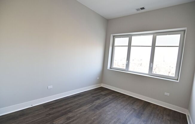 2 beds, 2 baths, 950 sqft, $3,550, Unit 927-301