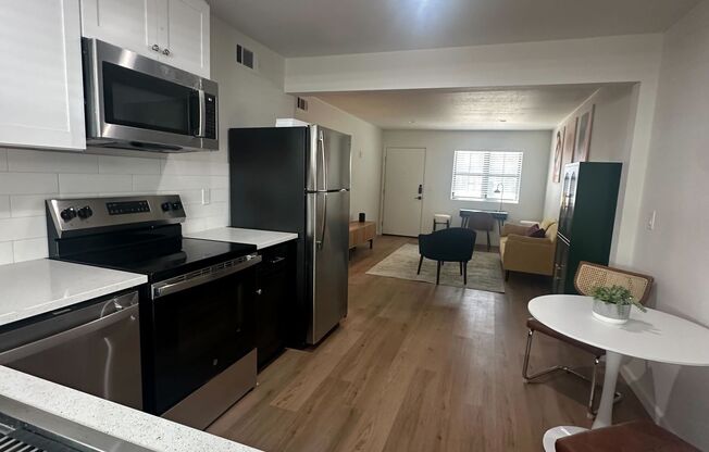 1 bed, 1 bath, 595 sqft, $1,290, Unit 115
