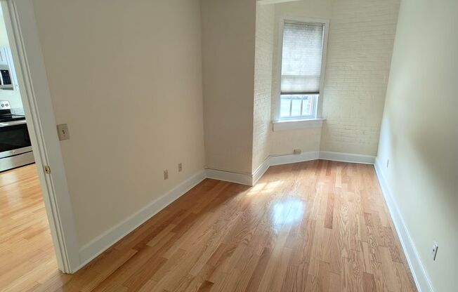 1 bed, 1 bath, 500 sqft, $1,550, Unit B-105