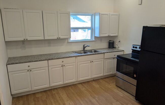 2 Bed 1 Bath with Fenced Yard