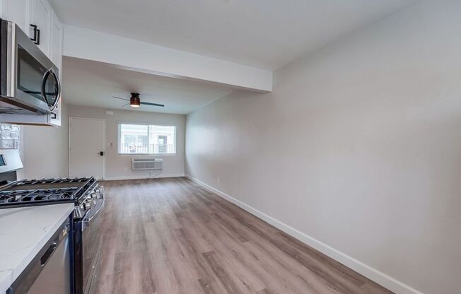 2 beds, 1 bath, $3,395, Unit 11