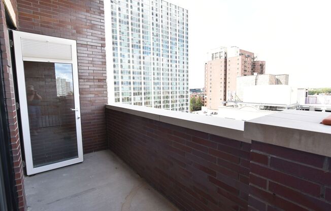 1 bed, 1 bath, 713 sqft, $3,200, Unit 3833-707