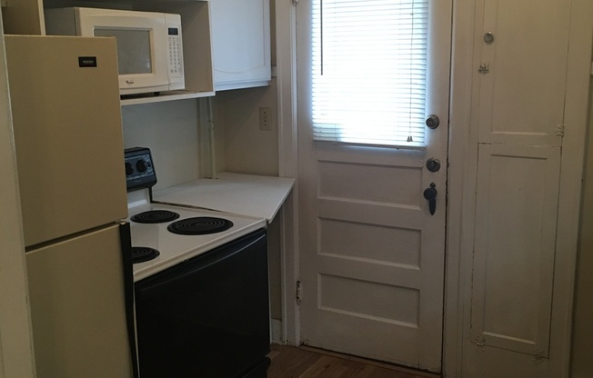 2 beds, 1.5 baths, $1,225