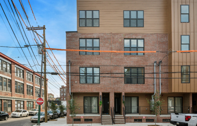 1653 N 6 ST