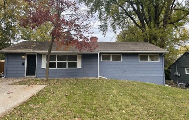 South KC 4Bed/1 Home Available Now!