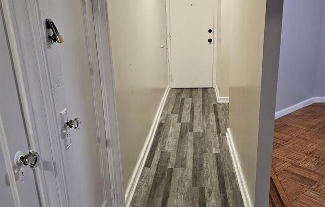 3 beds, 1 bath, 1,000 sqft, $3,400, Unit 1