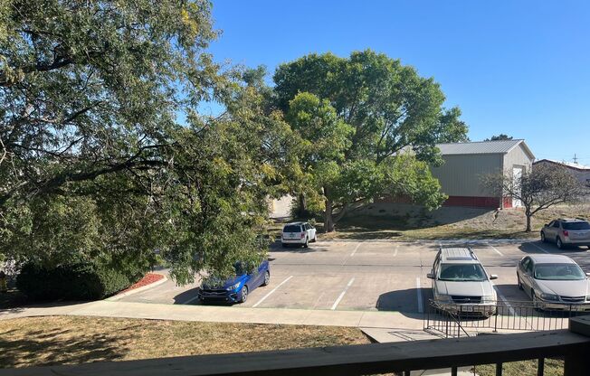 1 bed, 1 bath, 850 sqft, $1,050, Unit 10-17