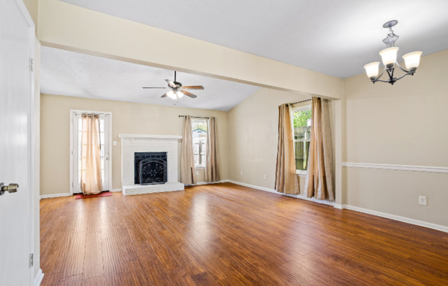 2034 EALING CRES
