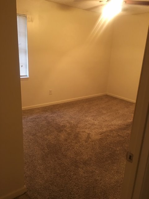 3 beds, 1 bath, $1,100