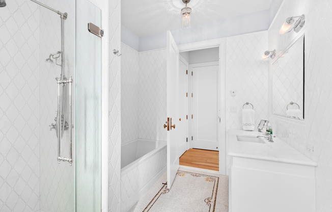 3 beds, 3.5 baths, 3,068 sqft, $45,000, Unit 915