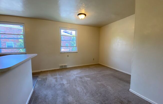 Magnificent 3 Bedroom Townhome with Garage! A Hidden Gem in Plum! Call Today!