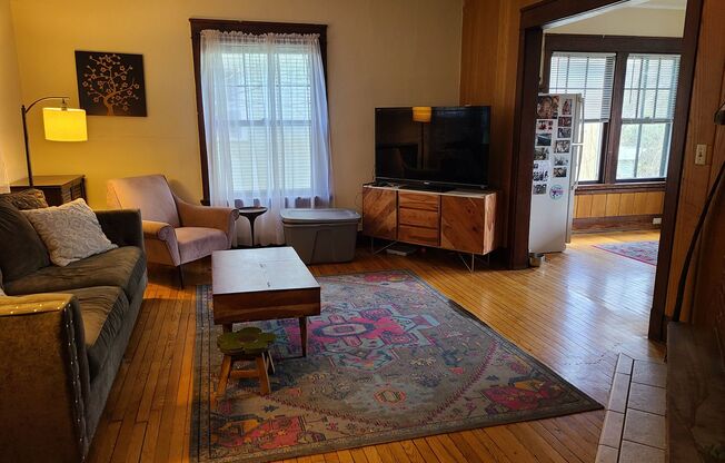 Large Four-Bedroom Near Camp Randall Stadium and Edgewood