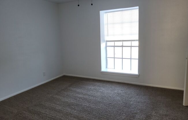 1 bed, 1 bath, $850, Unit # 350A