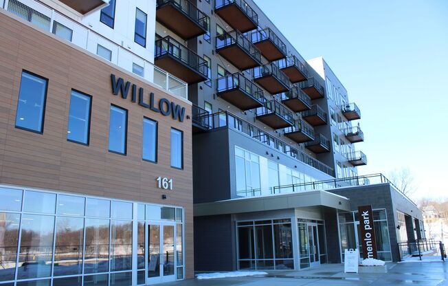 2 beds, 2 baths, 1,018 sqft, $1,900, Unit 407