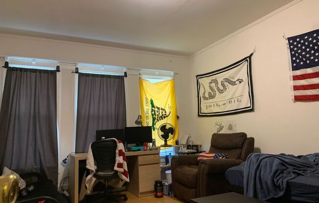 4 beds, 2 baths, $2,350, Unit 7