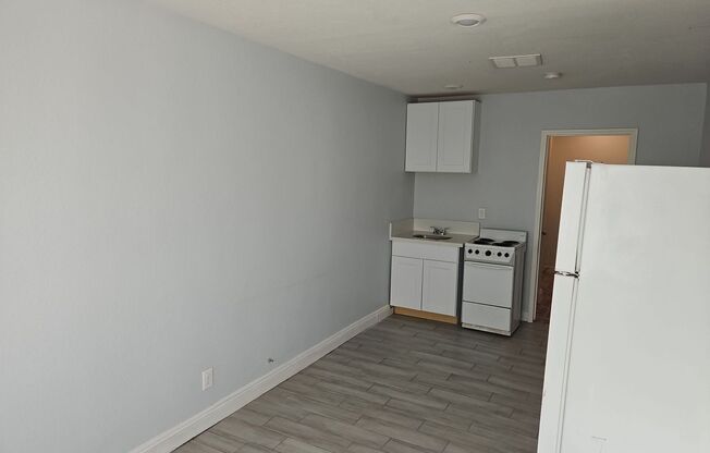 STUDIO HOME IN DOWNTOWN LAS VEGAS!