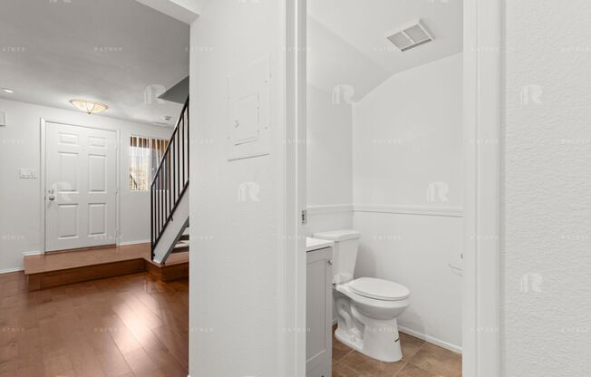SPACIOUS AND BRIGHT 2 BED +2.5 BATH CONDO! 1/2 MONTH OFF MOVE IN SPECIAL!