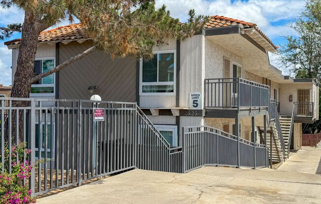 2625 Highland Ave