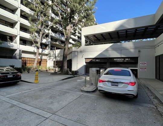 2 beds, 2 baths, 1,264 sqft, $3,275, Unit 607