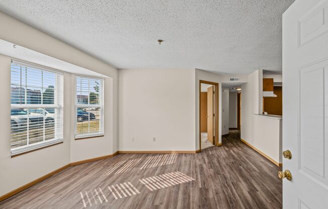 2 beds, 1 bath, 840 sqft, $1,015, Unit 3I