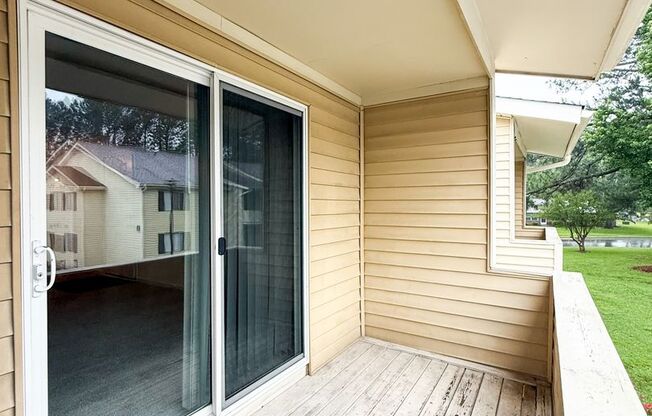 2 beds, 1 bath, 800 sqft, $1,025, Unit B5