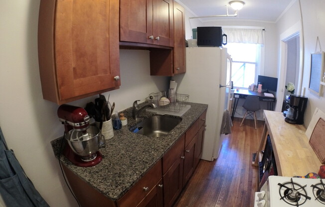 1 bed, 1 bath, $2,400, Unit 24