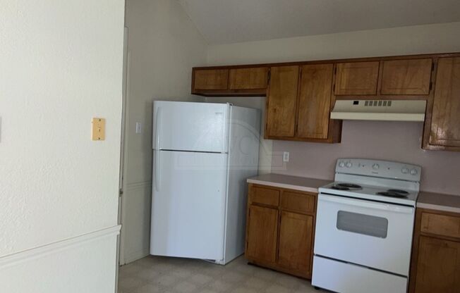 4 beds, 2 baths, $1,295