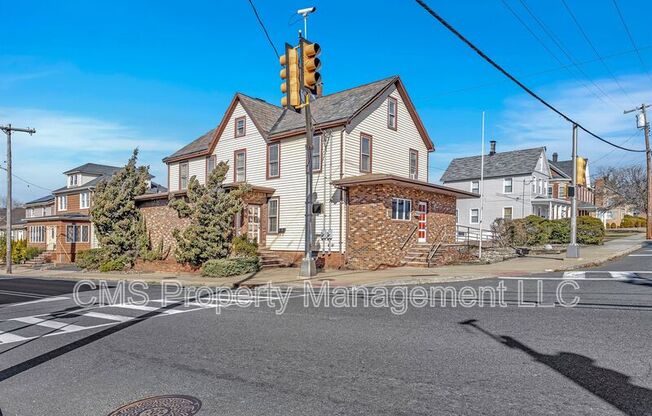 1 MAIN ST
