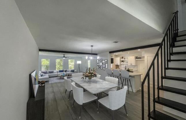 904 Greenbriar Lane