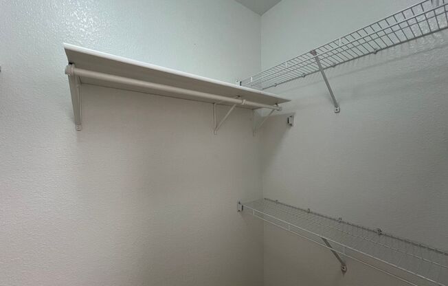 1 bed, 1 bath, $1,400, Unit # 2049