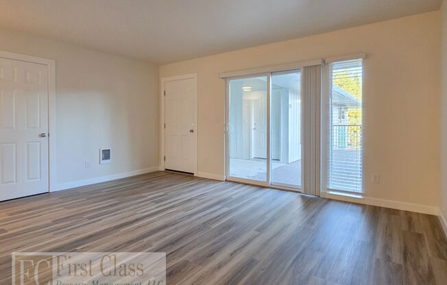 2 beds, 1 bath, 672 sqft, $1,395, Unit 24