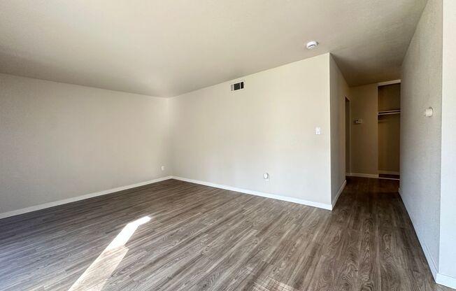 2 beds, 2 baths, 946 sqft, $1,950, Unit 102