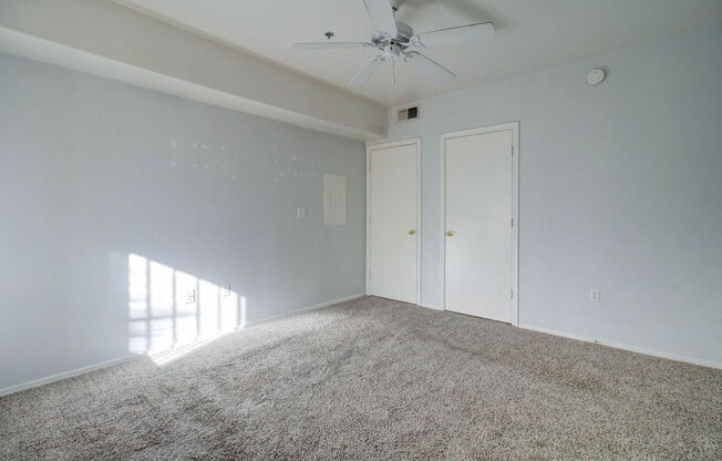 1 bed, 1 bath, 745 sqft, $1,300, Unit 2072