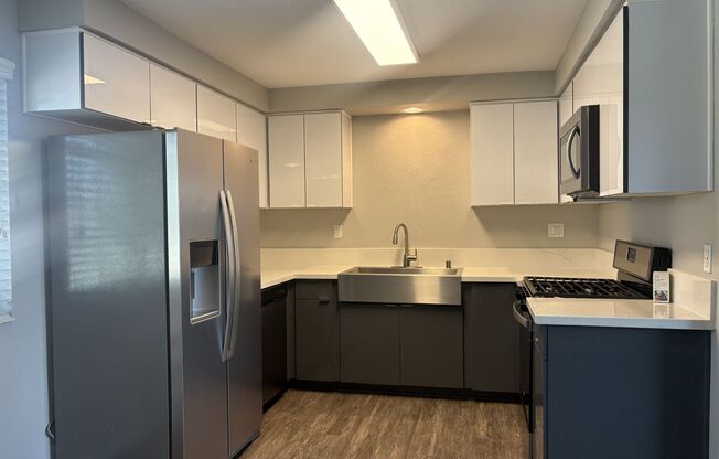 2 beds, 1 bath, 865 sqft, $2,635, Unit 300-15